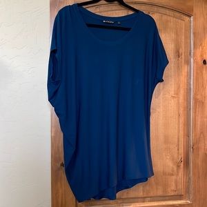 Like new Athleta Asymmetrical top.